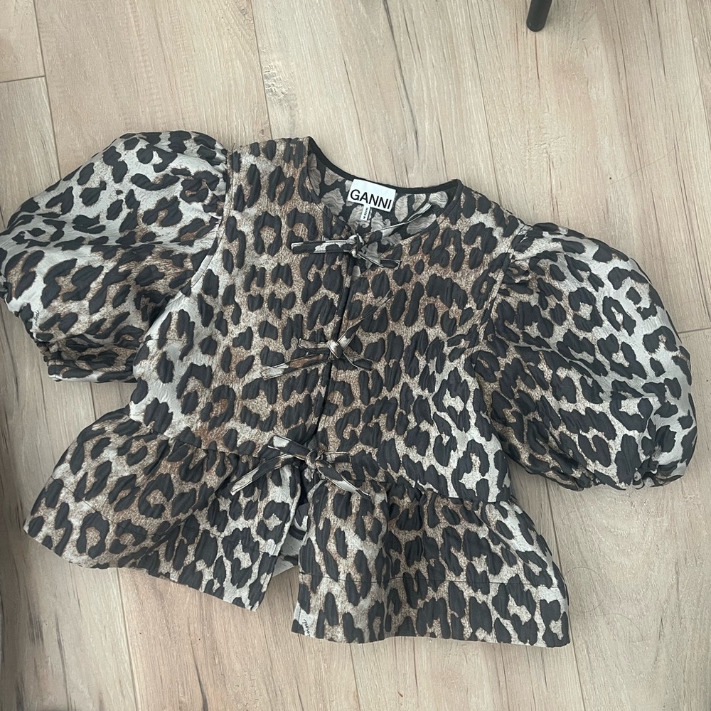 GANNI 3D LEOPARD JACQUARD PEPLUM BLOUSE - SIZE 36